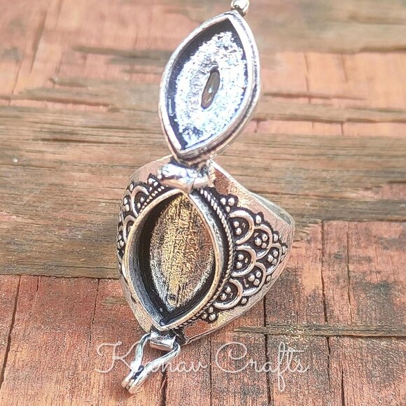 Mystic Topaz Secret Stash Poison Box Ring - Unisex 6 Silver Plated Jewelry - Picture 6 of 9